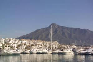 Guadalpin Suites 3*